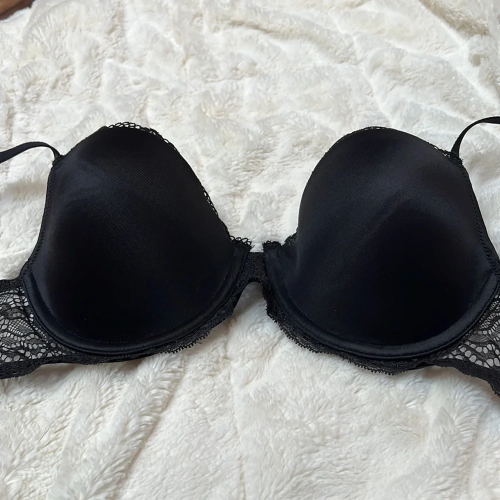 Dkny here black